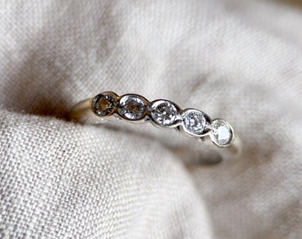 Vintage Diamond Wedding Band in 14k White Gold, Retro Jewelry from the 1990s - Timeless, Sustainable, @JewelryOnRepeat