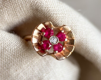 Vintage Art Deco Ruby Gemstone Ring in 14k Rose Gold, Antique Jewelry from the 1930s - Timeless, Sustainable, @JewelryOnRepeat