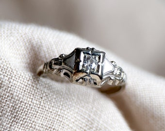 Vintage Art Deco Diamond Engagement Ring in 14k White Gold, Antique Jewelry from the 1920s - Timeless, Sustainable, @JewelryOnRepeat