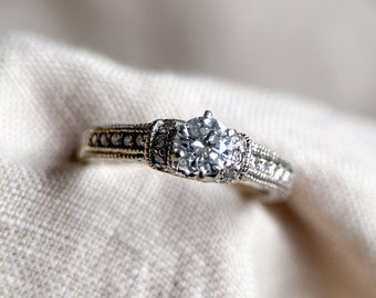 Vintage Diamond Engagement Ring in 18k White Gold, Retro Jewelry from the 1990s - Timeless, Sustainable, @JewelryOnRepeat