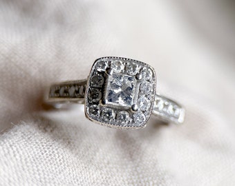 Vintage Princess Cut Halo Diamond Engagement Ring in 14k White Gold, Retro Jewelry from the 1990s - Timeless, Sustainable, @JewelryOnRepeat