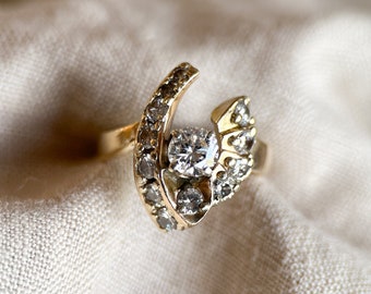 Vintage Diamond V Halo Engagement Ring in 14k Gold, Retro Jewelry from the 1990s - Timeless, Sustainable, @JewelryOnRepeat