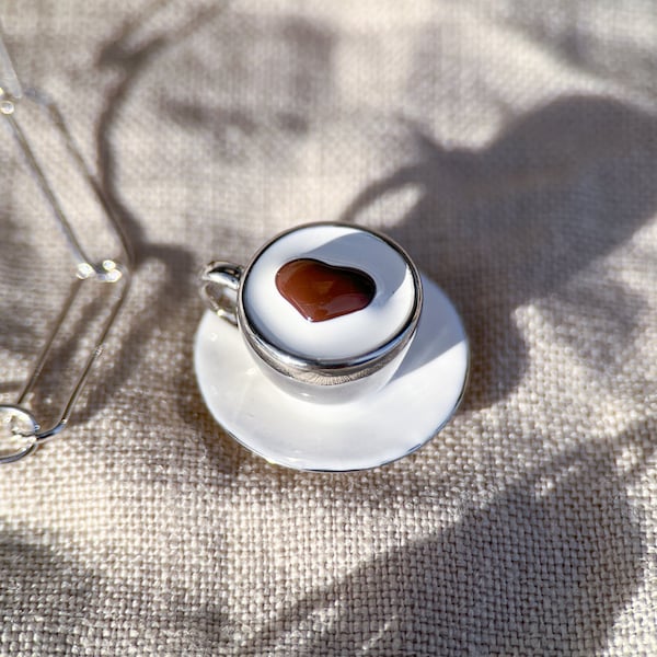 Pendentif tasse à café Latte Art en argent sterling massif, breloques miniatures pour bijouterie sur le thème des boissons - intemporel, durable, @JewelryOnRepeat