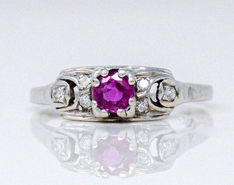 Vintage Ruby Gemstone Ring in 18k White Gold, Art Deco Jewelry from the 1990s - Timeless, Sustainable, @JewelryOnRepeat