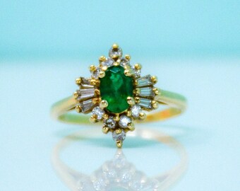 Vintage Emerald and Diamond Ring in 14k Gold, Vintage Jewelry from the 1990s - Timeless, Sustainable, @JewelryOnRepeat