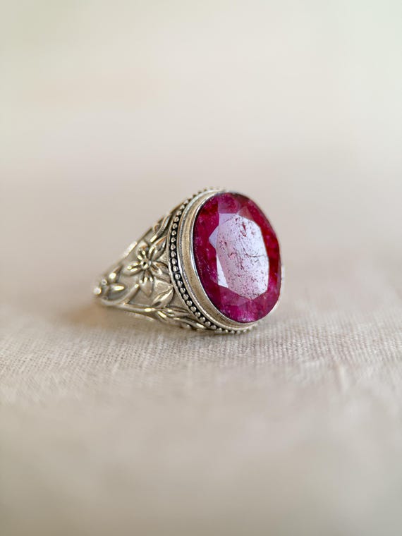 Vintage Sterling Silver Ruby Statement Ring - Fac… - image 3