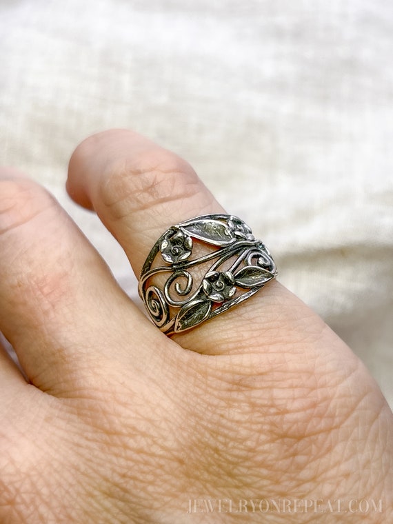 Vintage Floral Ring in Sterling Silver, Vintage J… - image 3