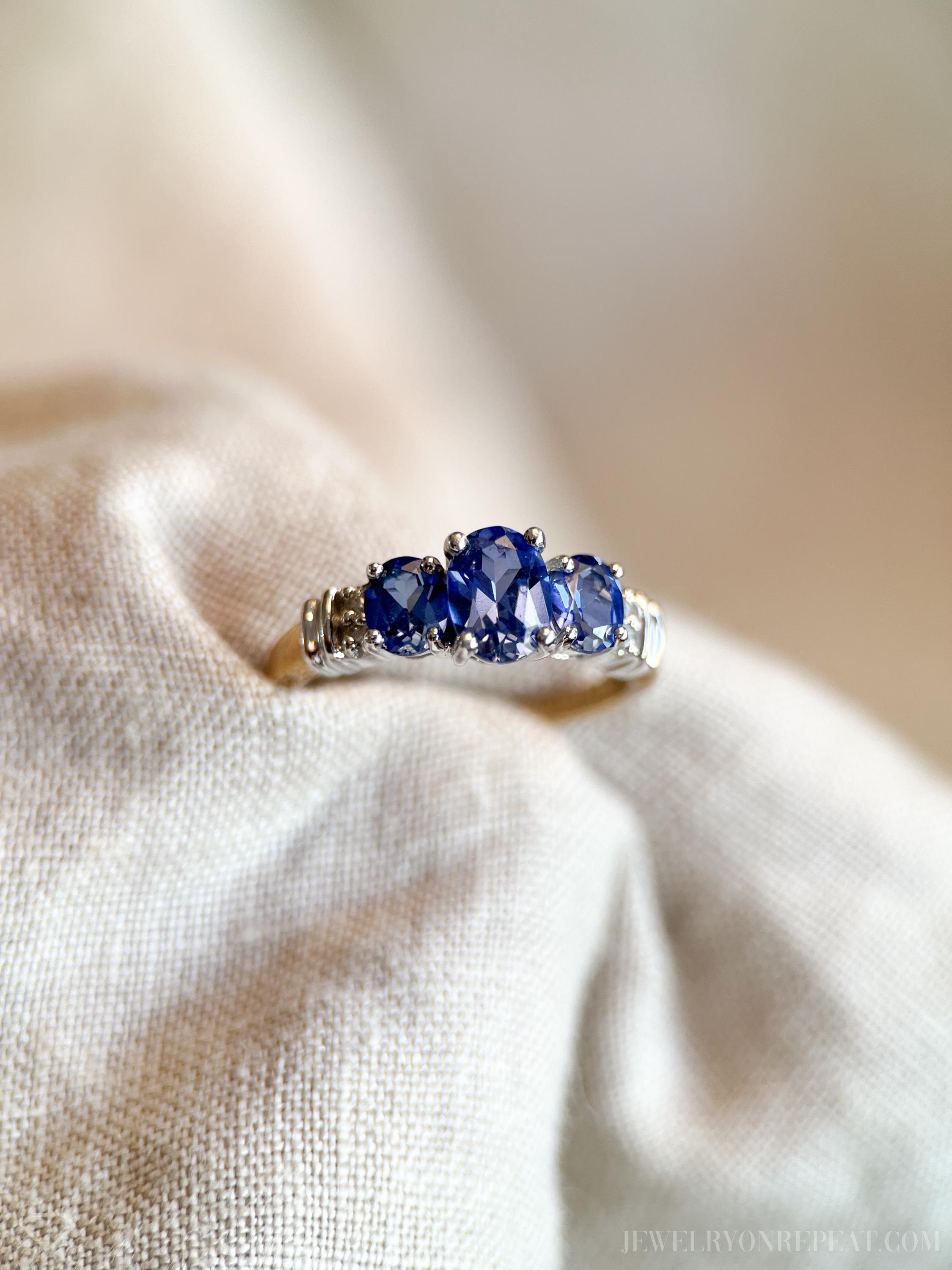 OLDVintage Sapphire Three Stone Gemstone Ring in 14k Gold, Retro Jewelry from the 1990s - Timeless, Sustainable, @JewelryOnRepeat