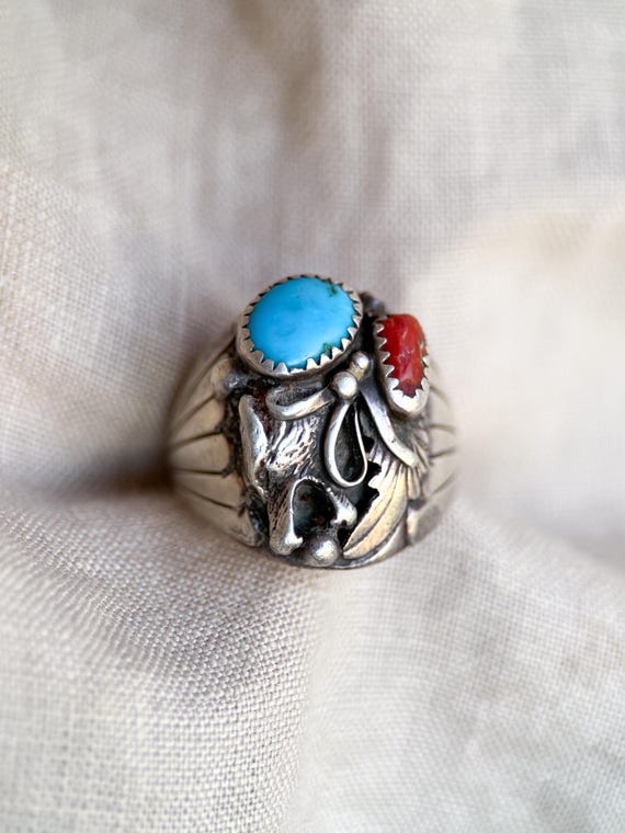 Vintage Sterling Silver Turquoise Coral Wolf Ring… - image 1