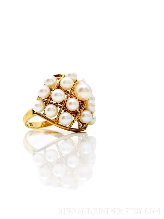 Vintage Cluster Akoya Pearl Ring in 18k Gold, Anti