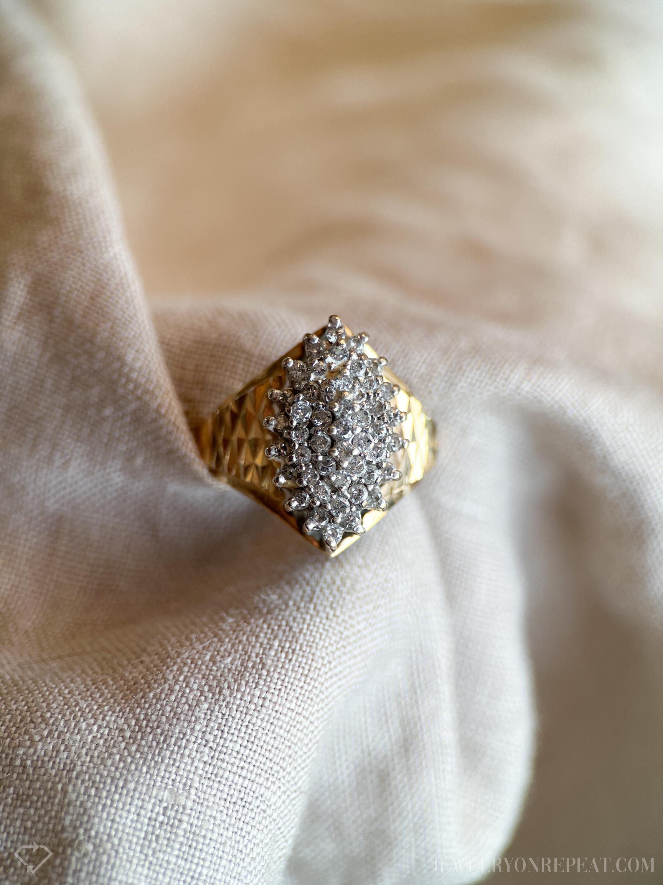 Anello vintage a grappolo di diamanti in oro 14k, gioielli antichi degli anni '70 - Senza tempo, sostenibile, @JewelryOnRepeat