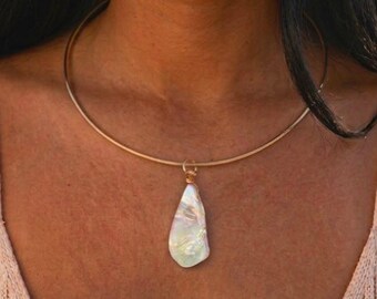 Iridescent Shell Choker Necklace