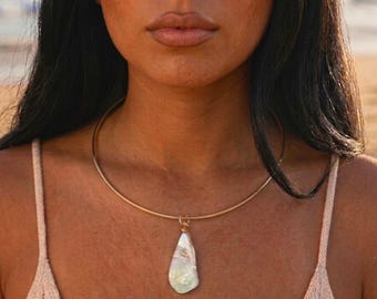 Iridescent Shell Choker Necklace
