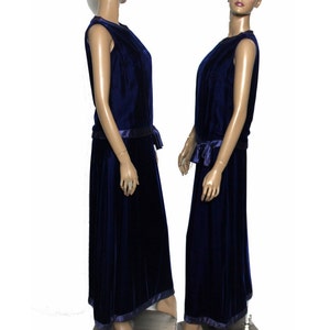 Vintage 1930s 1940s Blue Velvet Vouge Gown image 2