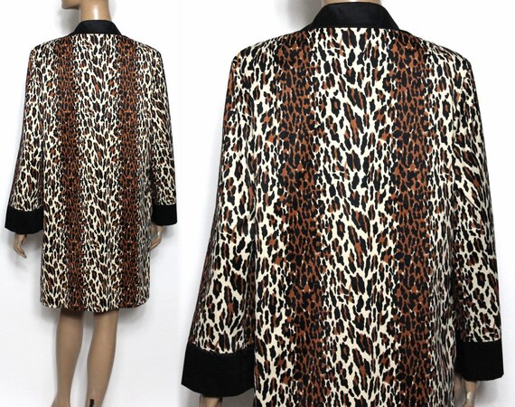 Vintage Coat// 1960s// Faux Leopard// Leopard Jac… - image 3