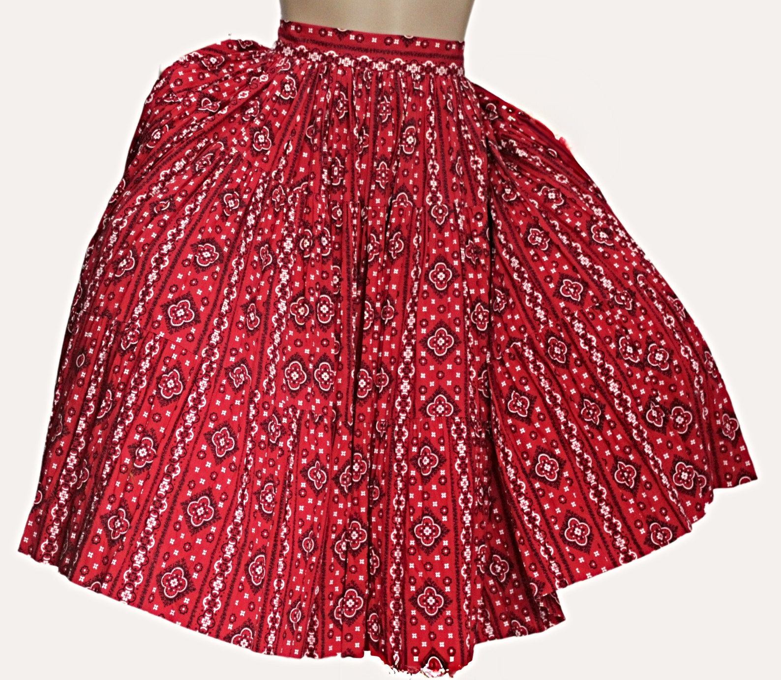 Vintage 1950's Full Circle Skirt/red Black/pleated/cotton/50's Dirndl ...