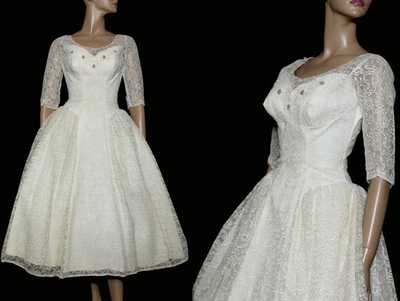 Vintage 1950s Wedding Dress // Lace// Seed Beads//