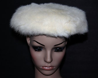 Vintage 1950s Hat // Rabbit Fur // Designer Carson Pirie Scotteie// White Fur // 50s hat // Satin Lined