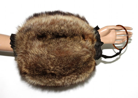 Vintage Muff// 1940s Fur Muff/  Fox Fur// Lucite … - image 2