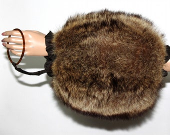 Vintage Muff// 1940s Fur Muff/  Fox Fur// Lucite Wrist Strap// Satin Lined//Old Hollywood Glamour// 1940s Muff//Fox Fur Muff// Elegant