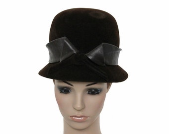 Vintage Hat Brown Felt Leather Hat Band 1960's Bell hat  Garden Party Mad Man Rockabilly Brown Hat Retro femme fatale 1960s Womens