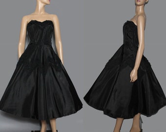 50s vintage sweetheart black full skirt black lace party dress vintage 1950s Large full skirt cocktail party dress