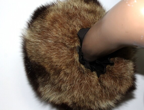 Vintage Muff// 1940s Fur Muff/  Fox Fur// Lucite … - image 6