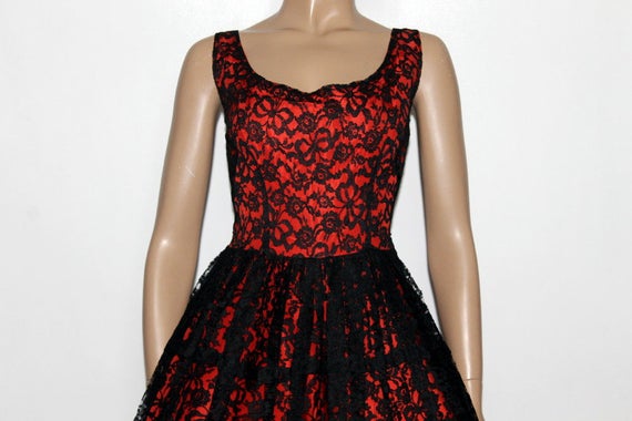 Vintage 1950s Dress.  Red Satin with Black lace F… - image 4