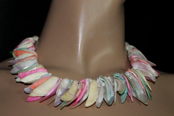 Vintage 1950s Necklace Pastel Shells Art Deco Old… - image 1