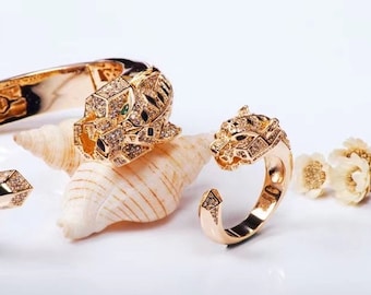 Classic Panther Ring