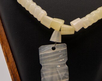 Vintage Quartz Pendant Necklace 16" - Carved Cream Beads - Gold Tone Accents - 38.1g Collar