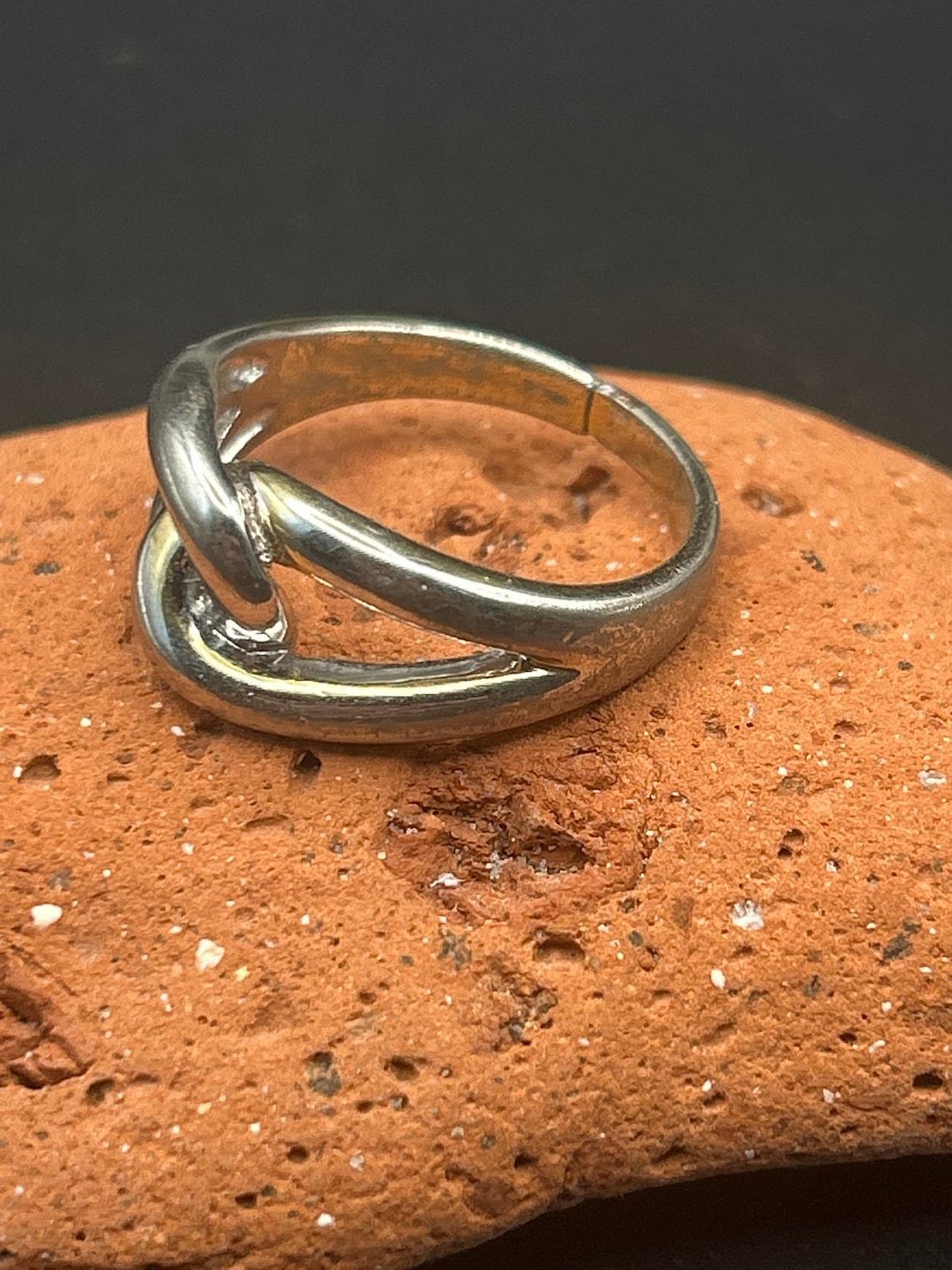 Vintage 90s Silver Tone Knot Ring Size 10 Love Knot Statement Band Minimalist, photo 2 of 6