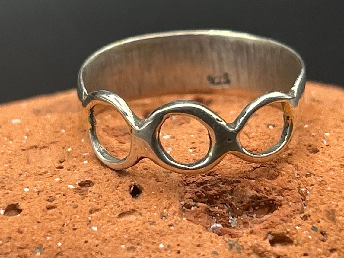 Handmade Minimalist Triple Loop 925 Sterling Silver Ring Size 9 Artisan, photo 4 of 5