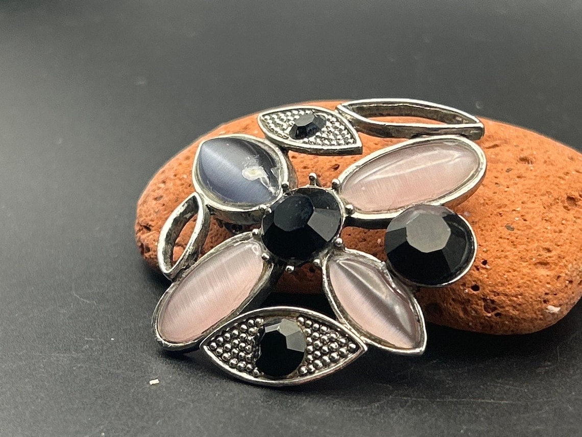 Vintage 1980s Evil Eye Brooch Pin Pink Black Purple Marquise Silver Tone Gothic, photo 3 of 5