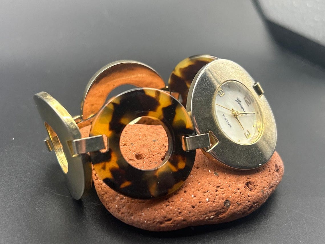 Vintage Geneva Platinum Watch Model 7463 Gold Tone Tortoise Shell Accent Working, photo 2 of 7