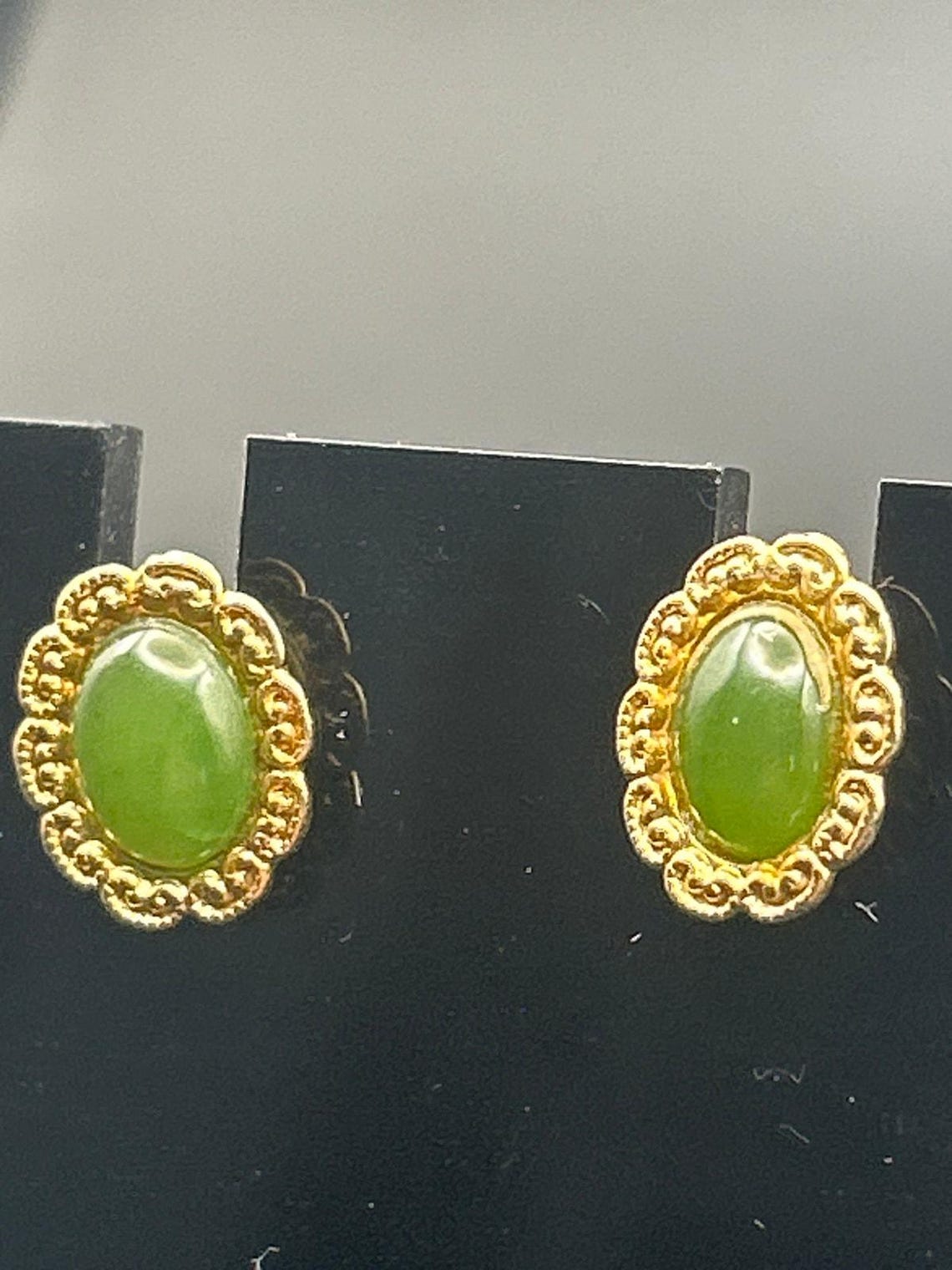 Vintage Faux Jade Cabochon Stud Earrings | Gold Tone Scalloped Floral, photo 3 of 4