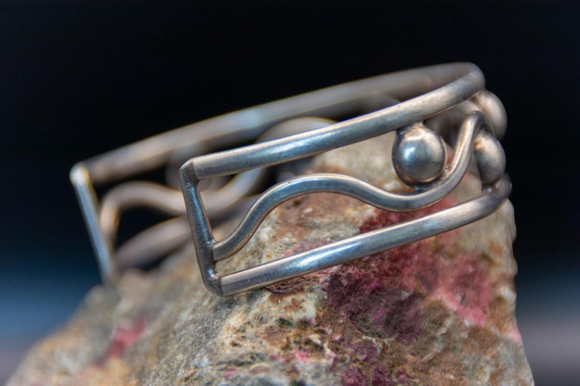 Vintage Wavy Sterling Silver Cuff - Mexican Taxco Style size 6.5, photo 5 of 6