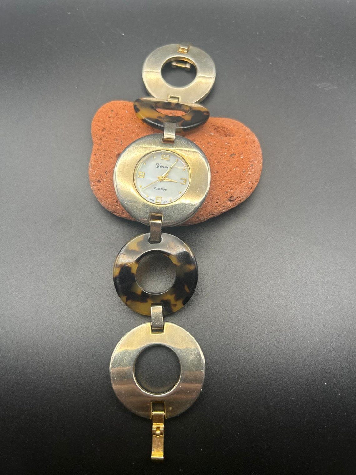 Vintage Geneva Platinum Watch Model 7463 Gold Tone Tortoise Shell Accent Working, photo 7 of 7