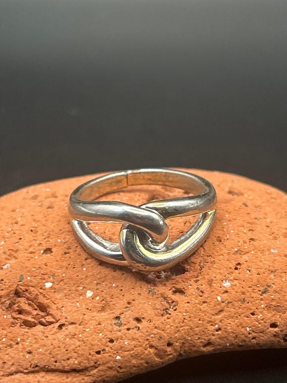 Vintage 90s Silver Tone Knot Ring Size 10 Love Knot Statement Band Minimalist