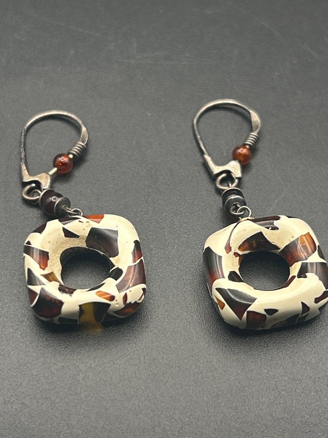 Vintage Modernist Resin Swirl Drop Dangle Earrings Amber Accent, photo 5 of 8