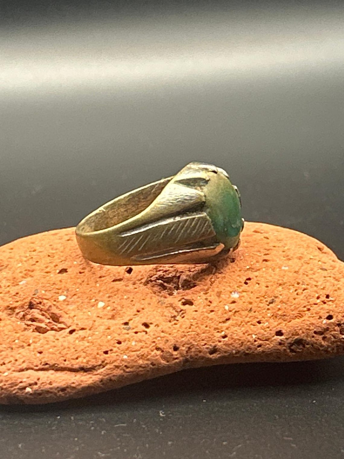 Vintage Afghan Kochi Tribal Ring Brass Alloy Green Glass Cabochon Size 10.5, photo 6 of 7