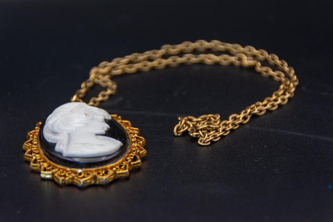 1950s Laurentian Manufacturing LJM Cameo Pendant with 18" Gold Tone Chain, photo 2 of 4