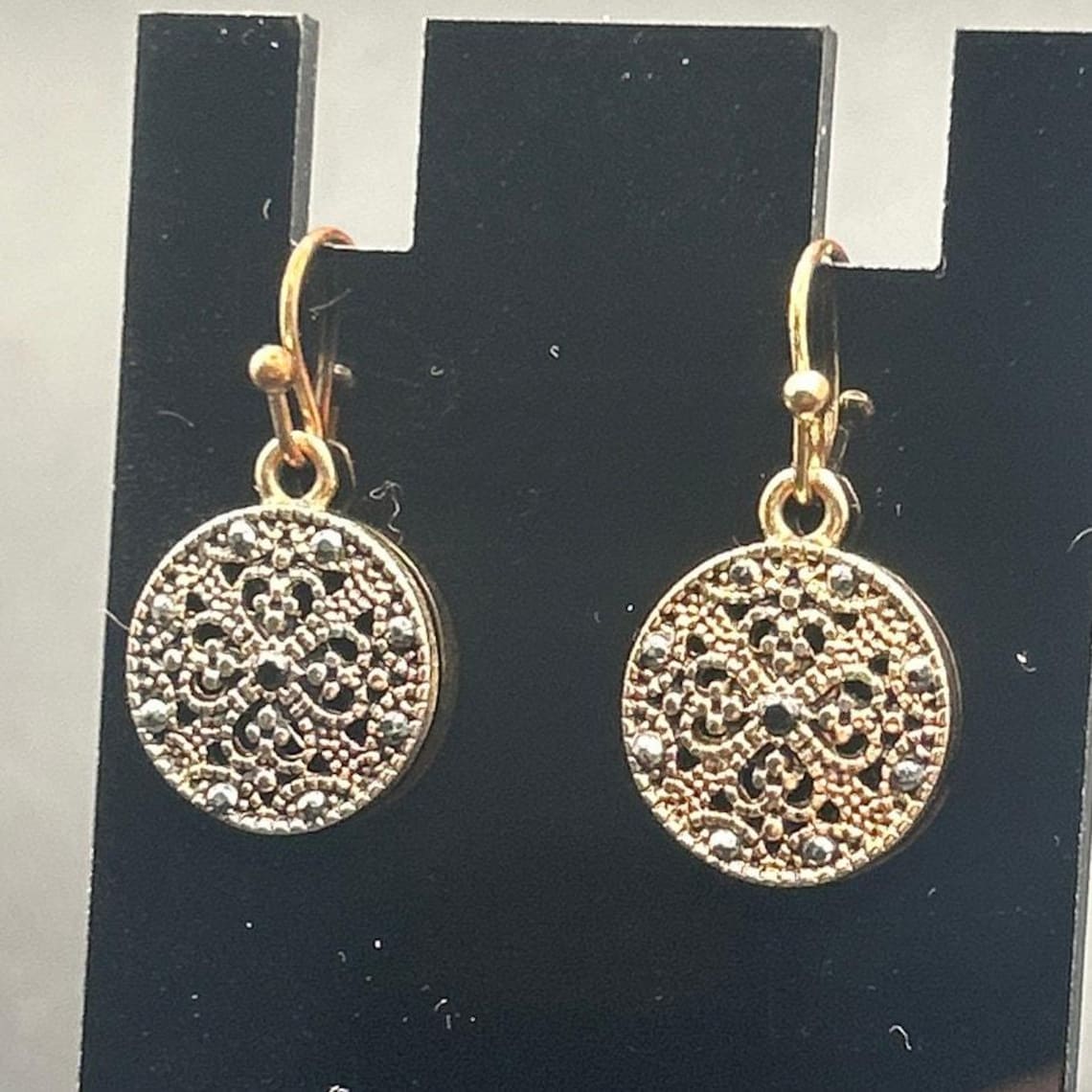 Vintage Gold Tone SE Asian Style Filigree Disc Dangle Earrings Black Stone, photo 2 of 3