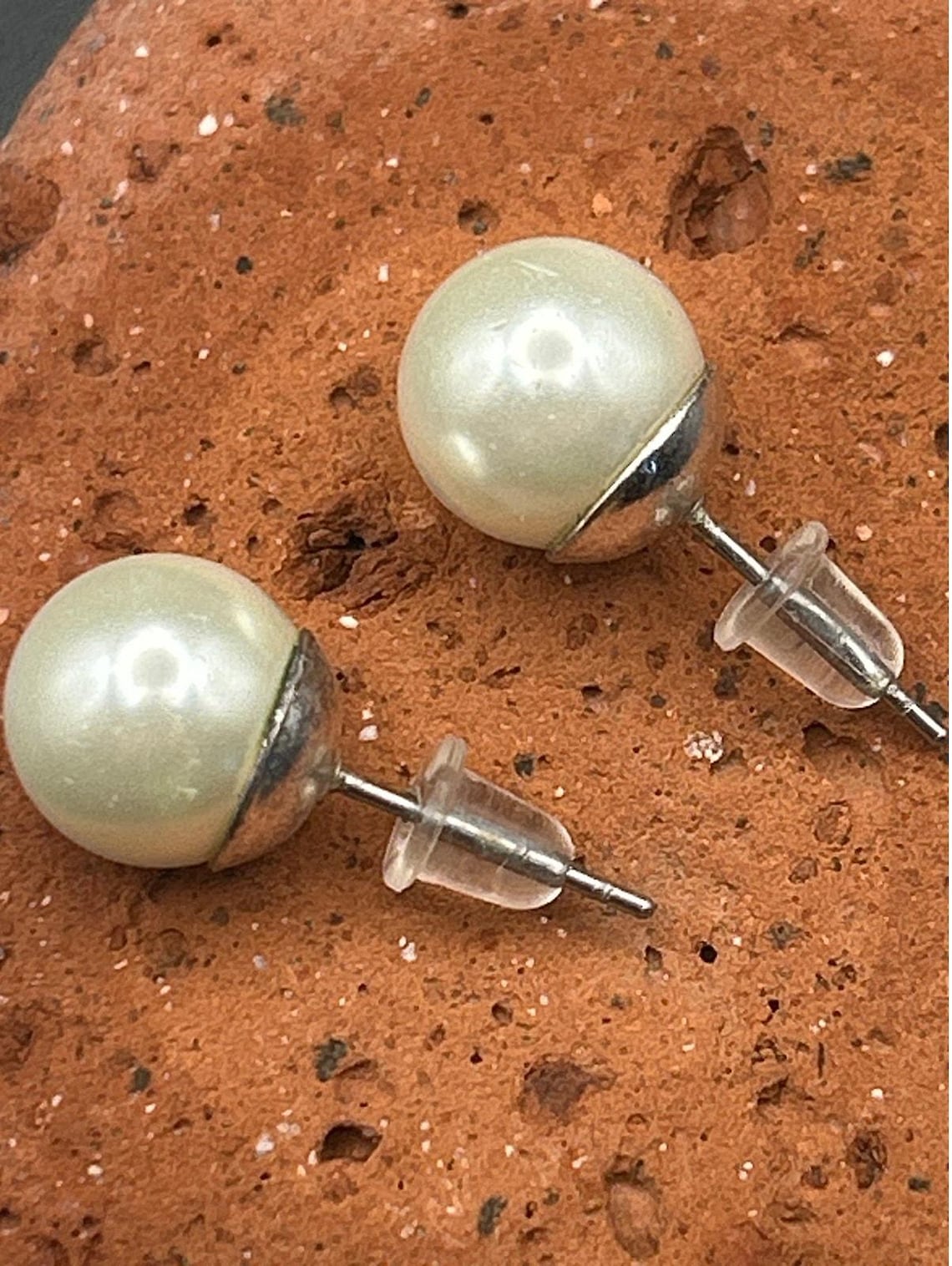 Vintage Faux Pearl Stud Earrings 7mm White Pearl Silver Tone Posts Classic, photo 5 of 6