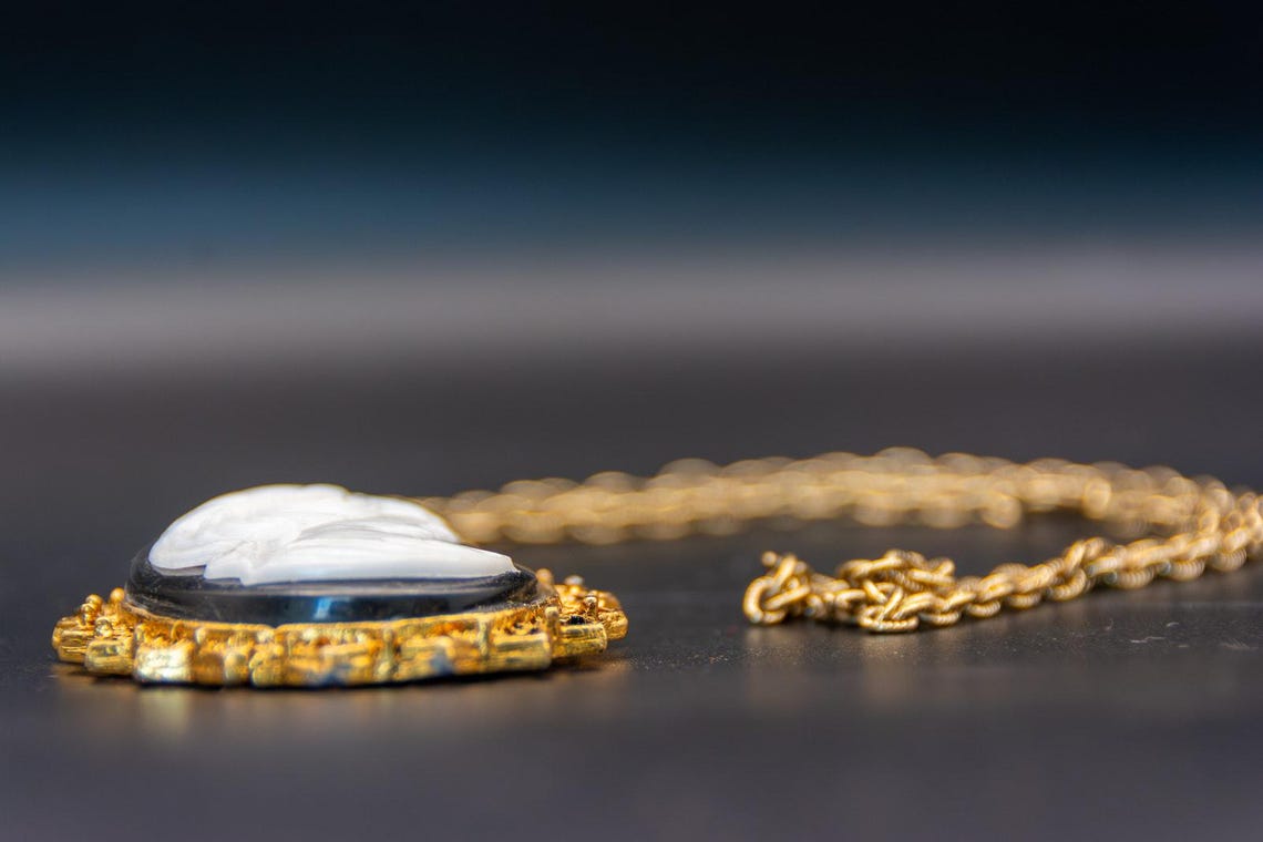 1950s Laurentian Manufacturing LJM Cameo Pendant with 18" Gold Tone Chain, photo 3 of 4