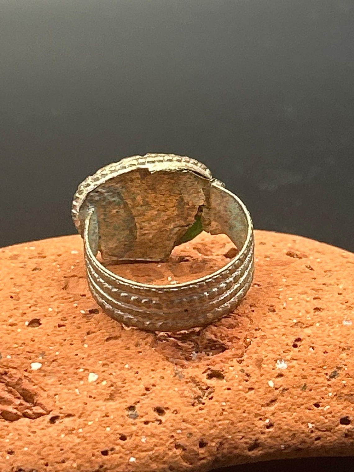 Vintage Afghan Kochi Tribal Ring Hand Poured Green Glass Size 5.5 Nomadic, photo 5 of 6