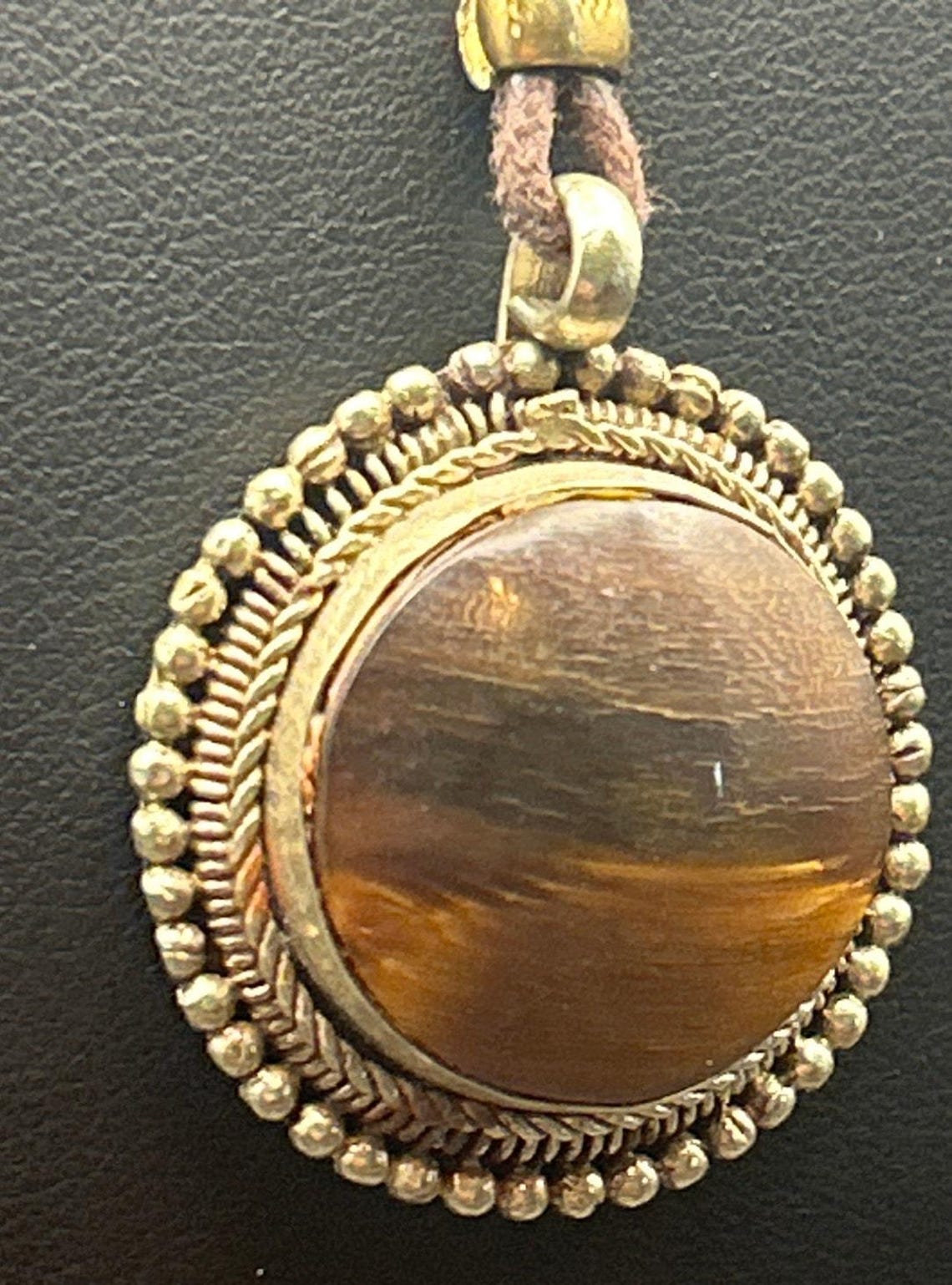 Vintage Handcrafted Tigers Eye Pendant Necklace Leather Cord Brass Bezel 16", photo 5 of 9