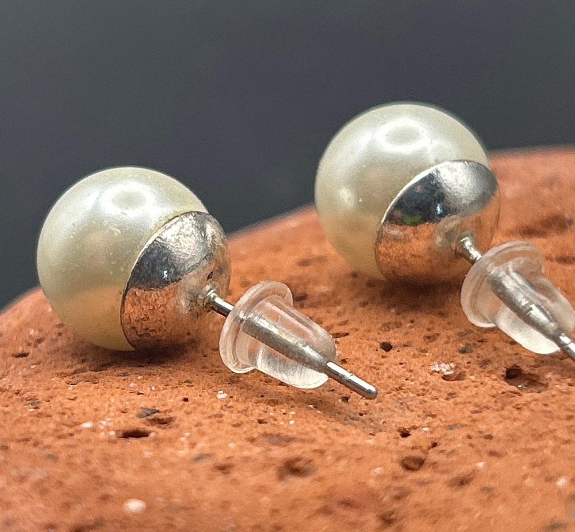 Vintage Faux Pearl Stud Earrings 7mm White Pearl Silver Tone Posts Classic, photo 6 of 6