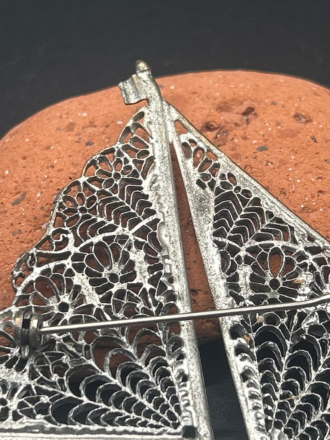 Vintage Silver Tone Filigree Sailboat Brooch Rhinestone Nautical Pin 3x3", photo 6 of 8