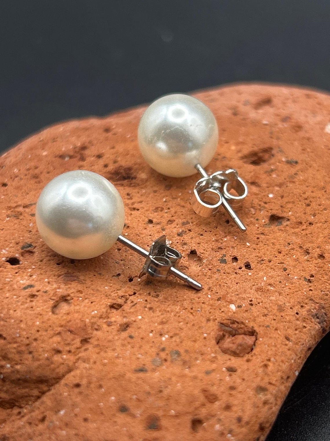 Vintage Faux Pearl Stud Earrings 8mm White Pearl Silver Tone Posts Classic, photo 4 of 4